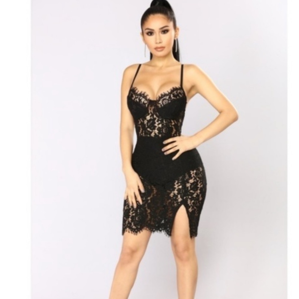 Dropping Hints Lace Dress - Black